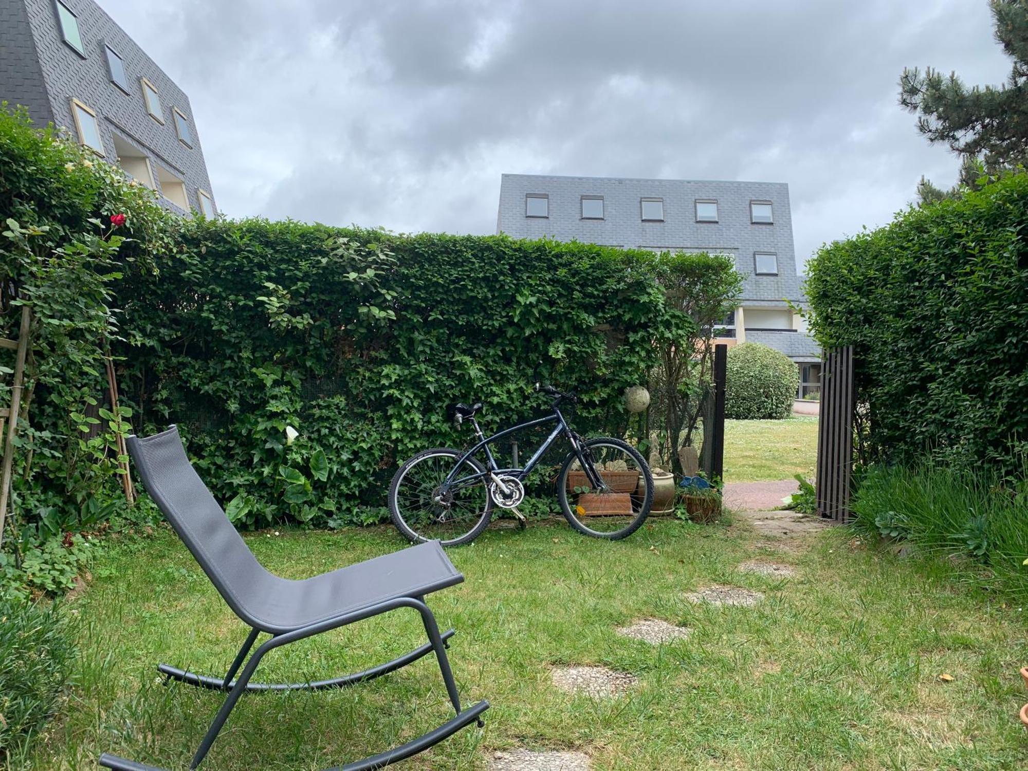 F1 véranda jardinet en résidence front de mer Bernières-sur-Mer Esterno foto
